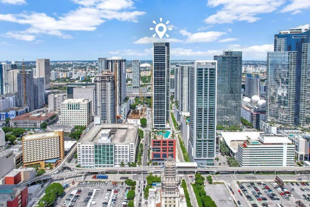 2br With Gym And Pools Apartment