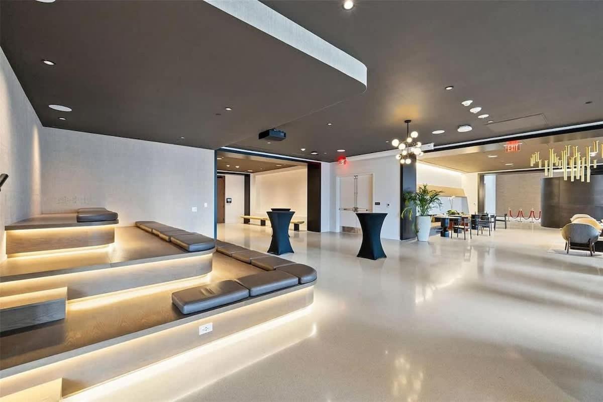 2br With Gym And Pools Apartment
