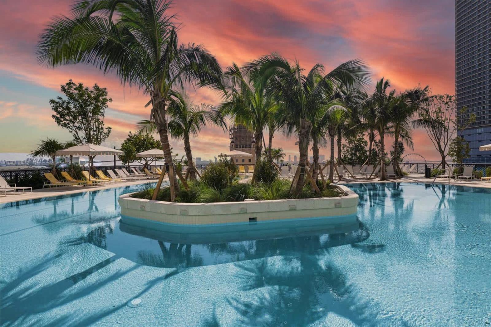 2br With Gym And Pools