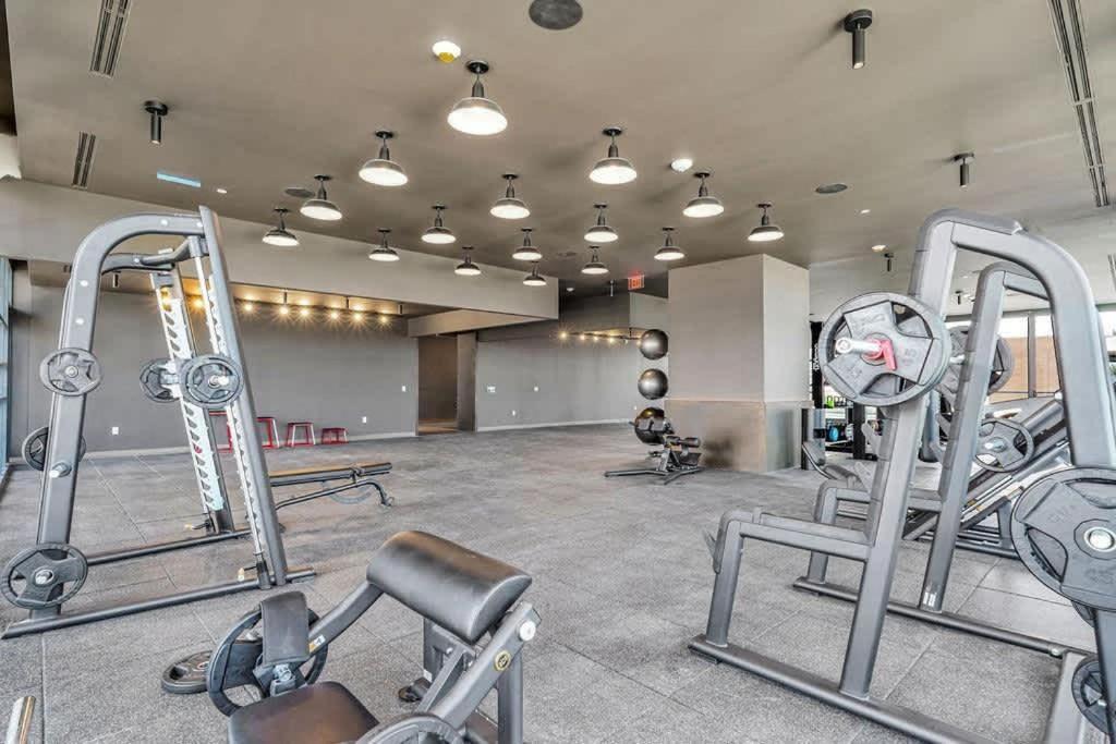 Apartment 2br With Gym And Pools *