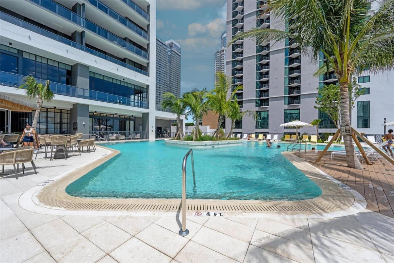 Apartment 2br With Gym And Pools Miami
