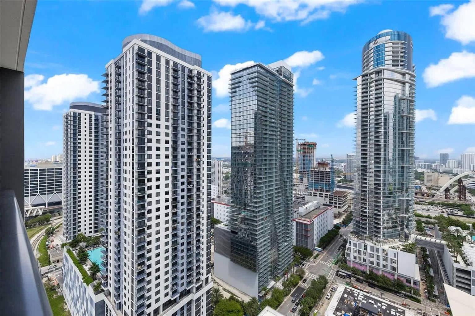 2br With Gym And Pools Apartment Miami