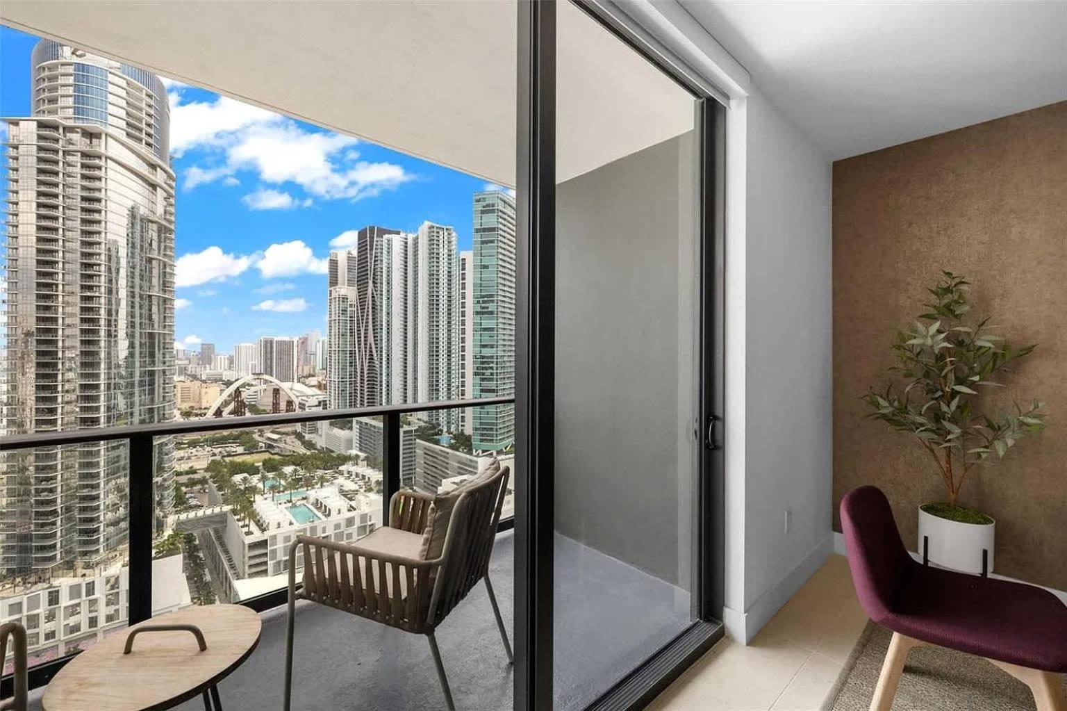 2br With Gym And Pools Apartment