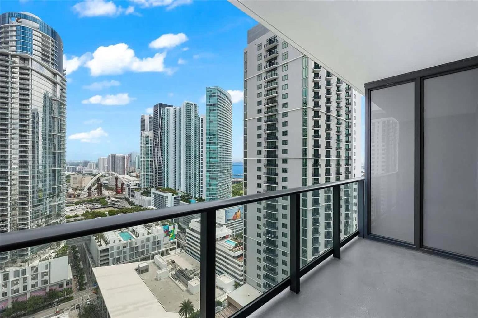 2br With Gym And Pools Apartment Miami