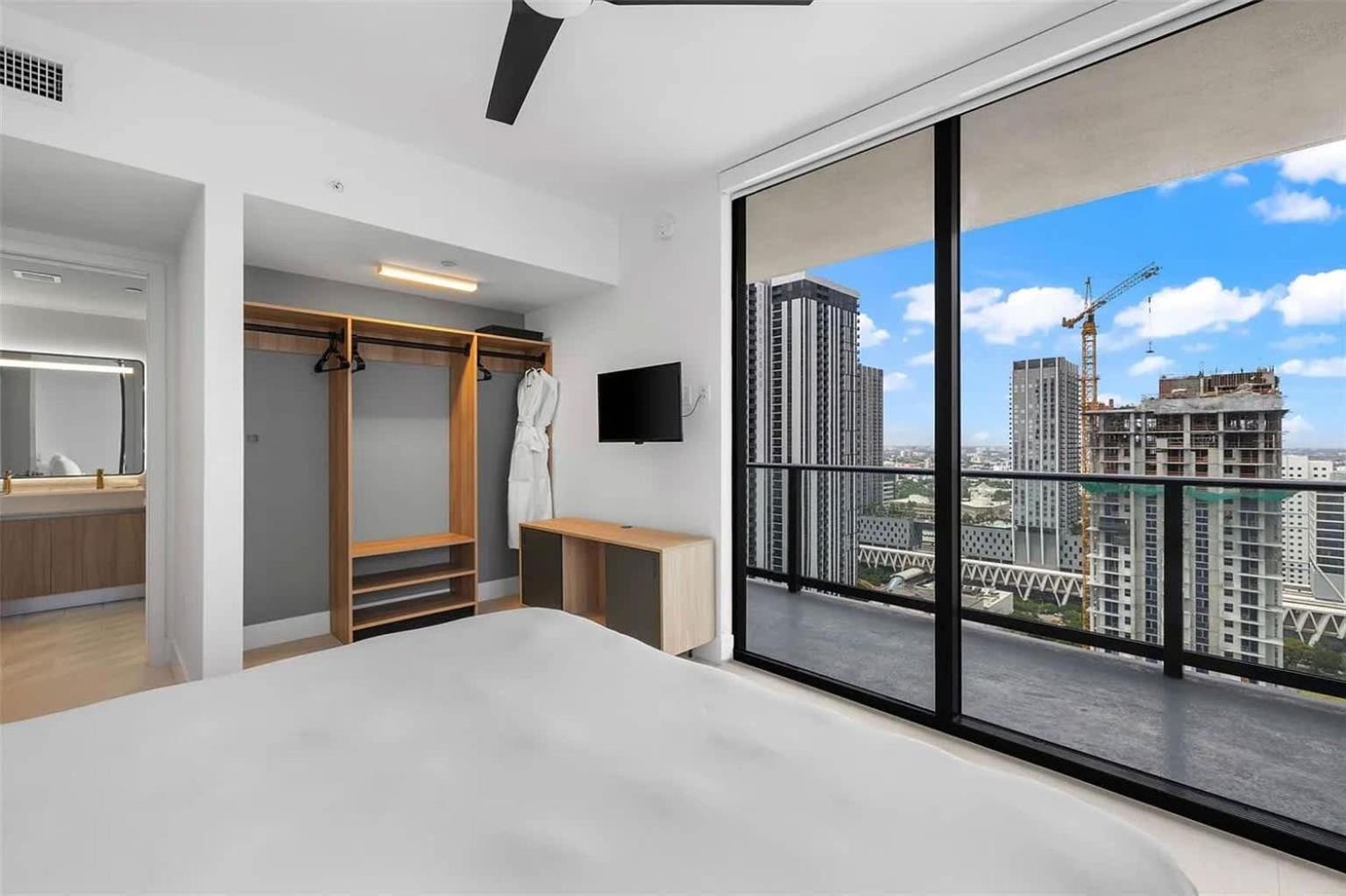 2br With Gym And Pools Miami