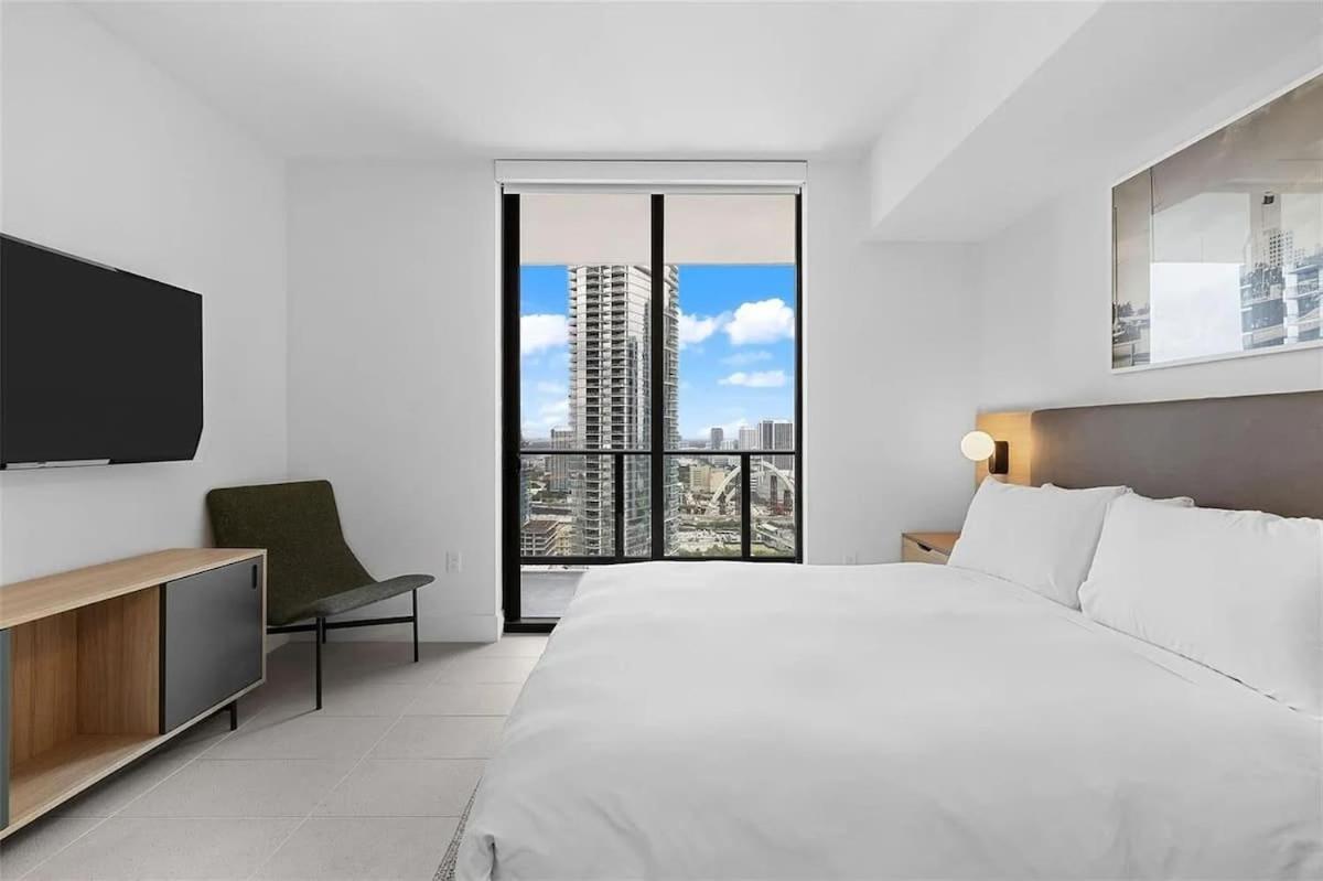 2br With Gym And Pools