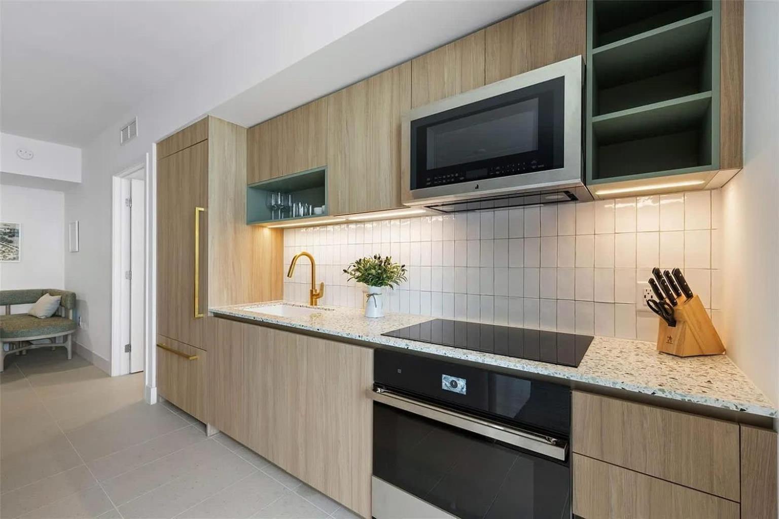 2br With Gym And Pools *